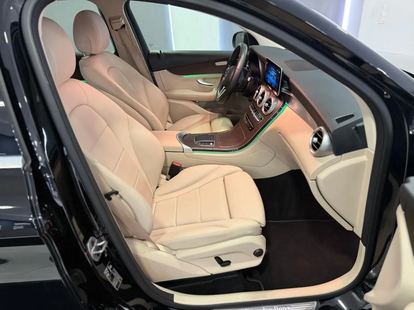 GLC 300 d 4M 9G *LEDER-BEIGE*KAM*LED*NAVI*DAB*