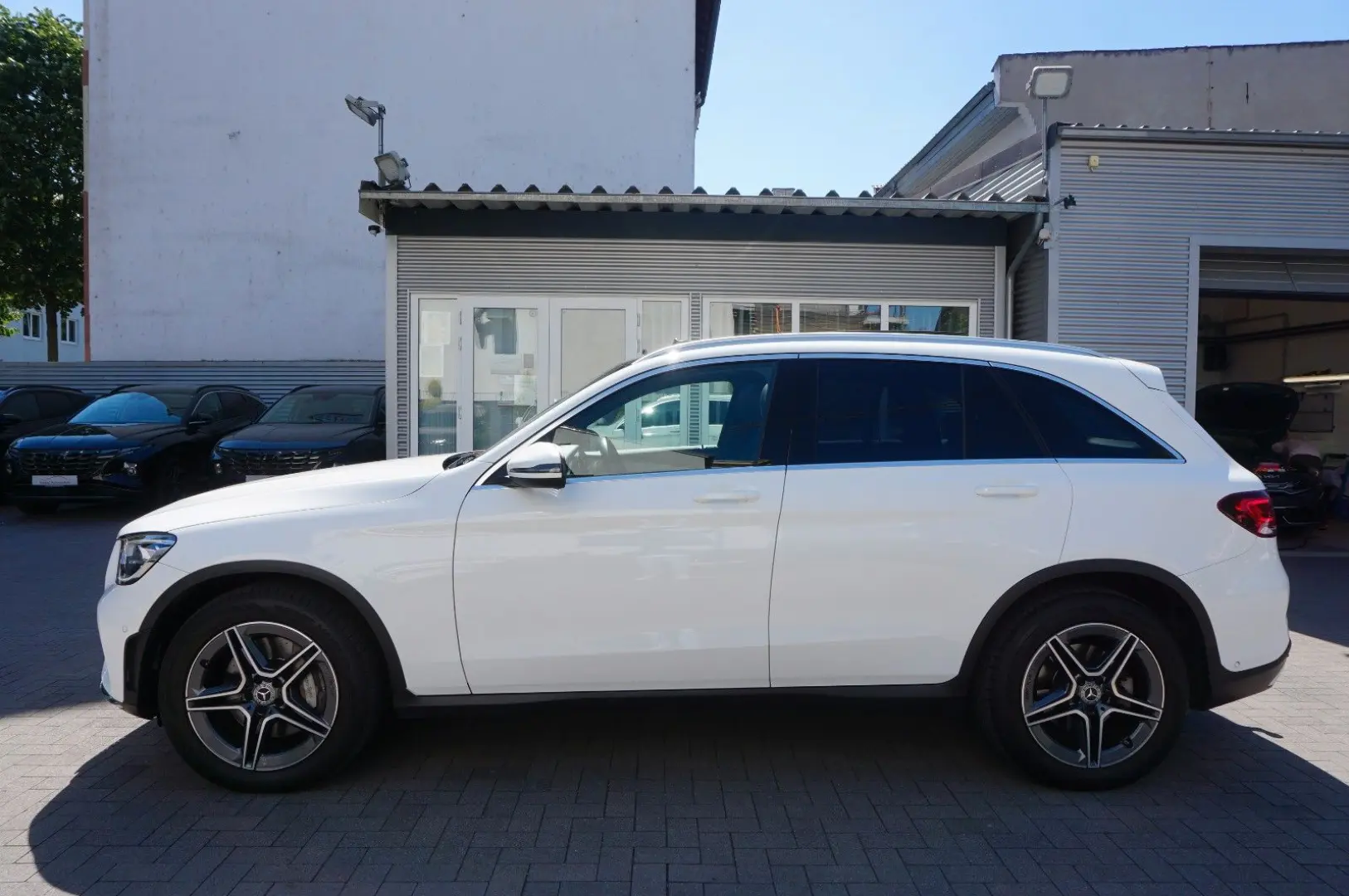 GLC 400d 4Matic AMG Pano HPLED AHK Distr Burmest