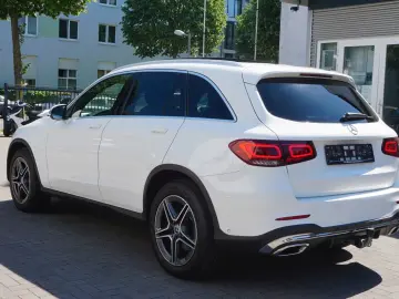 GLC 400d 4Matic AMG Pano HPLED AHK Distr Burmest