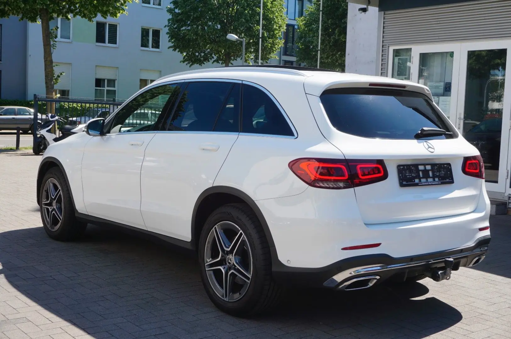 GLC 400d 4Matic AMG Pano HPLED AHK Distr Burmest