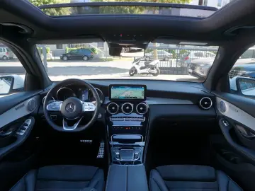 GLC 400d 4Matic AMG Pano HPLED AHK Distr Burmest