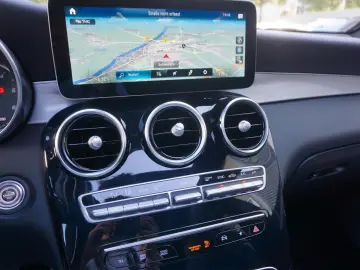 GLC 400d 4Matic AMG Pano HPLED AHK Distr Burmest