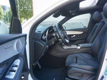 GLC 400d 4Matic AMG Pano HPLED AHK Distr Burmest