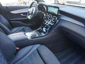 GLC 400d 4Matic AMG Pano HPLED AHK Distr Burmest