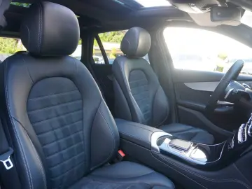 GLC 400d 4Matic AMG Pano HPLED AHK Distr Burmest