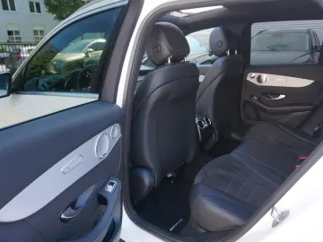 GLC 400d 4Matic AMG Pano HPLED AHK Distr Burmest
