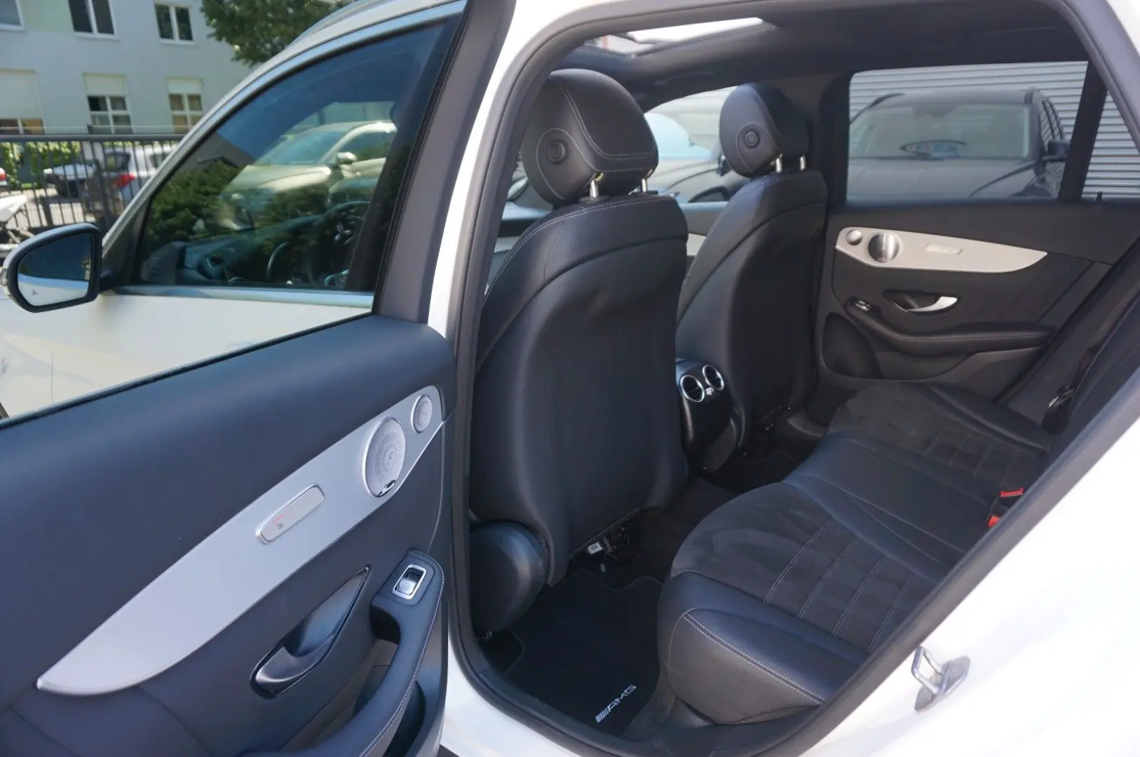 GLC 400d 4Matic AMG Pano HPLED AHK Distr Burmest