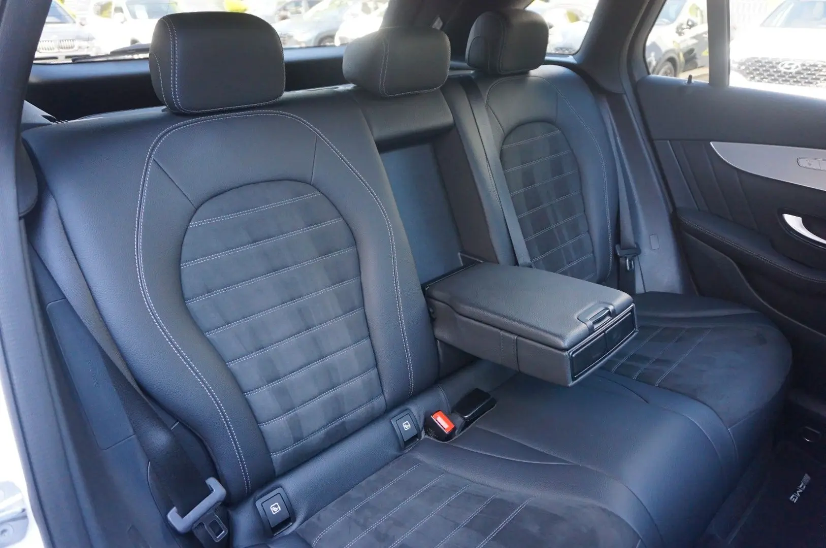 GLC 400d 4Matic AMG Pano HPLED AHK Distr Burmest