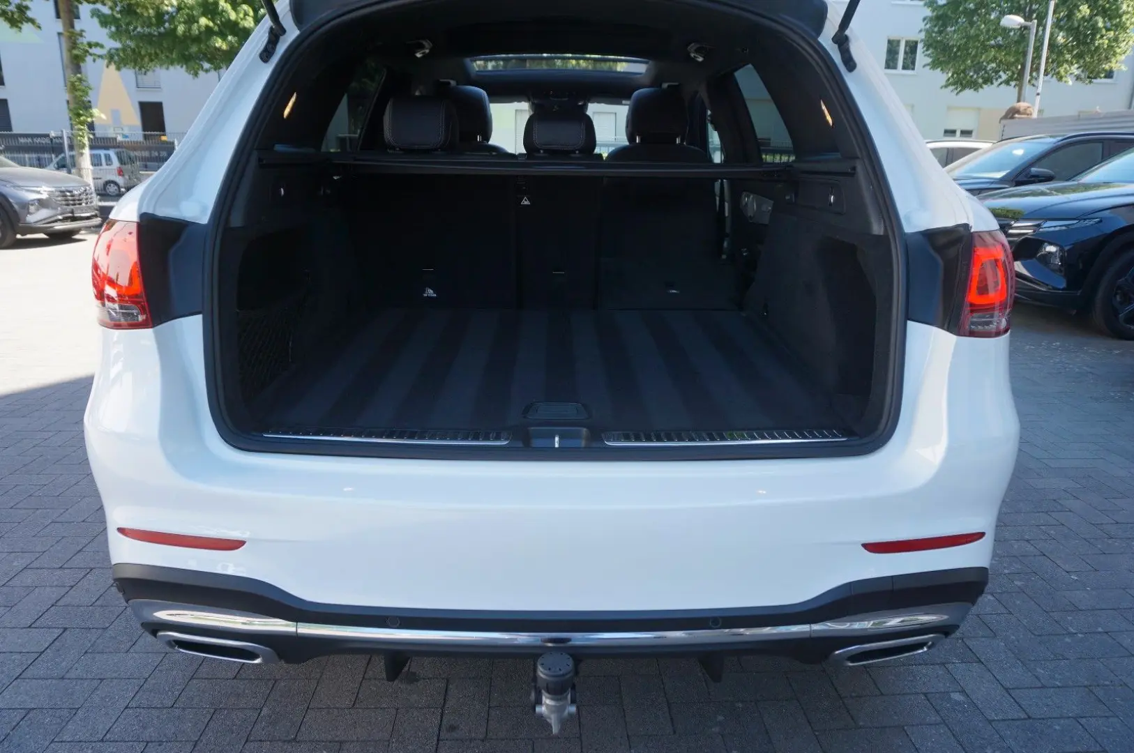 GLC 400d 4Matic AMG Pano HPLED AHK Distr Burmest