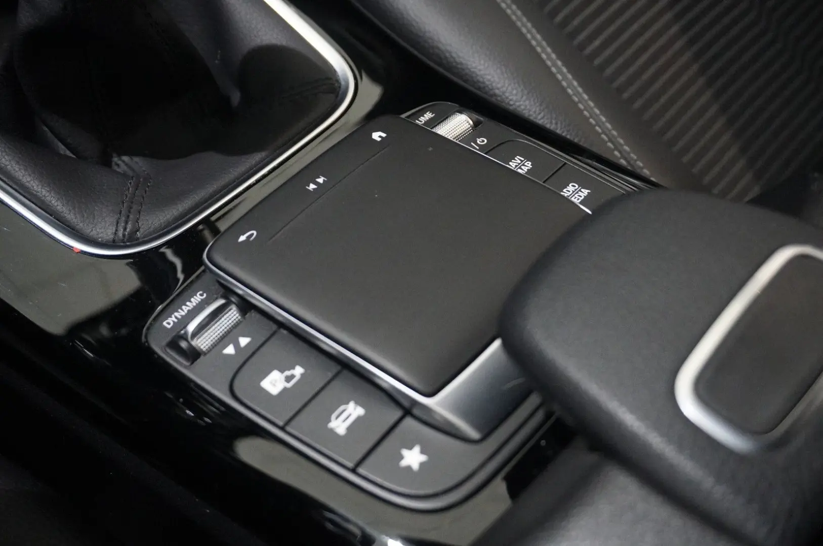 CLA 200 COUPE PROGRESSIVE NAVI/LED/KAMERA/VIRTU.