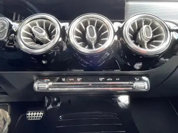 CLA 180 Edition AMG line / Widescreen / 19 Zoll*