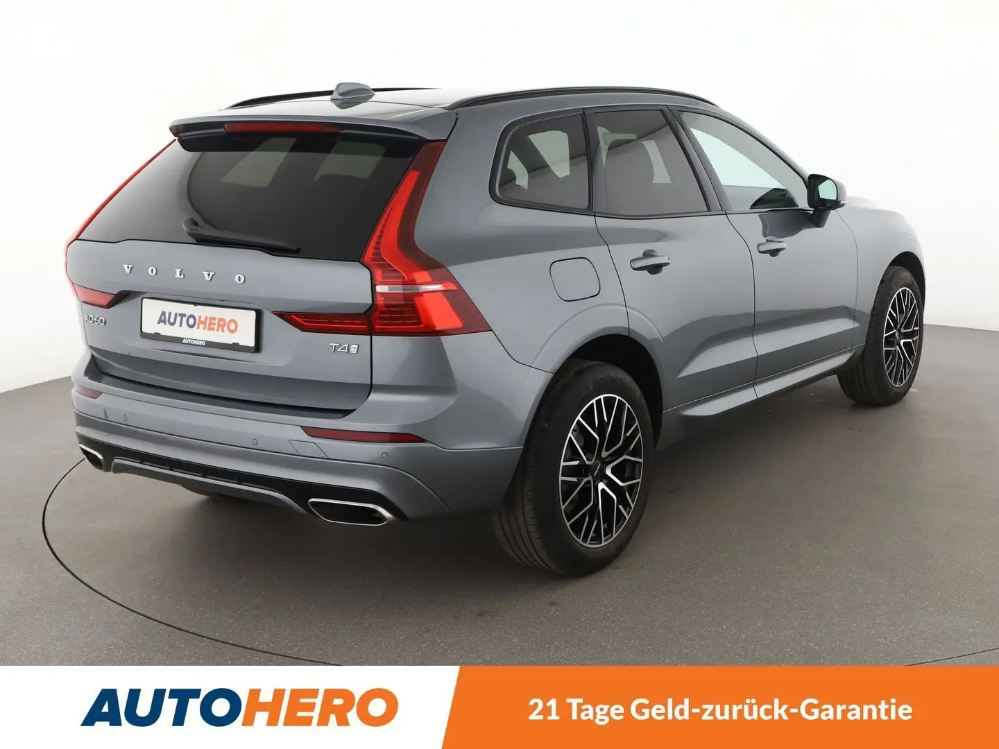 XC60 2.0 T4 R Design 2WD*NAVI*TEMPO*PDC*SHZ*ALU*