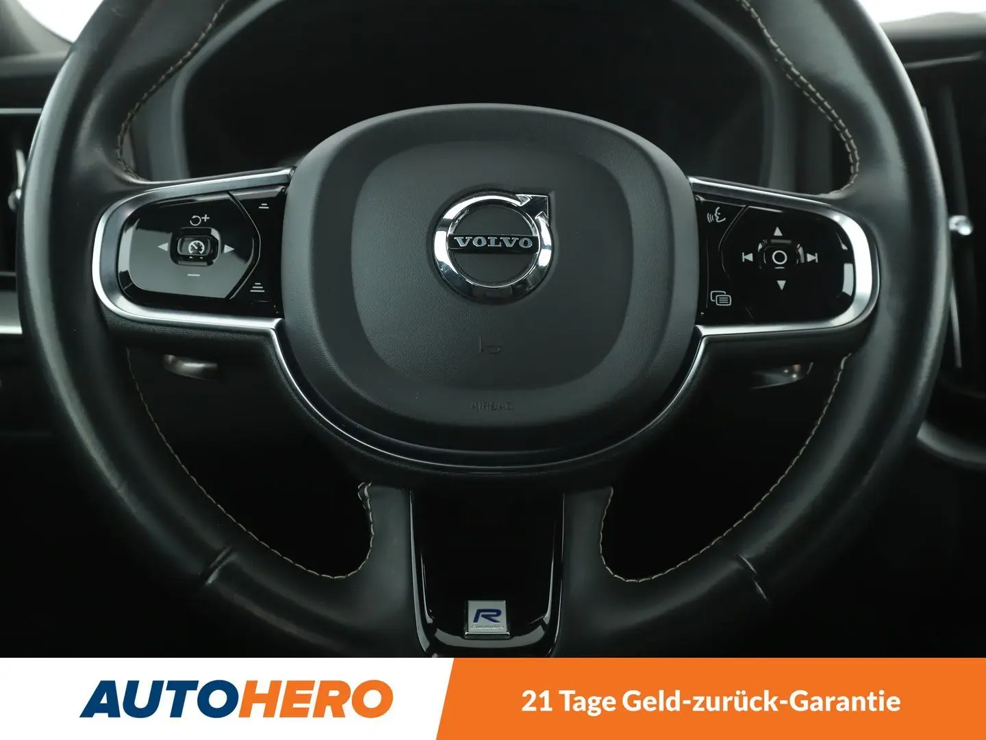 XC60 2.0 T4 R Design 2WD*NAVI*TEMPO*PDC*SHZ*ALU*