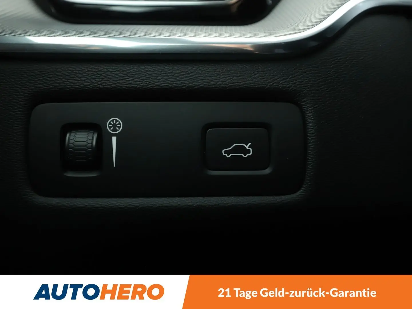 XC60 2.0 T4 R Design 2WD*NAVI*TEMPO*PDC*SHZ*ALU*