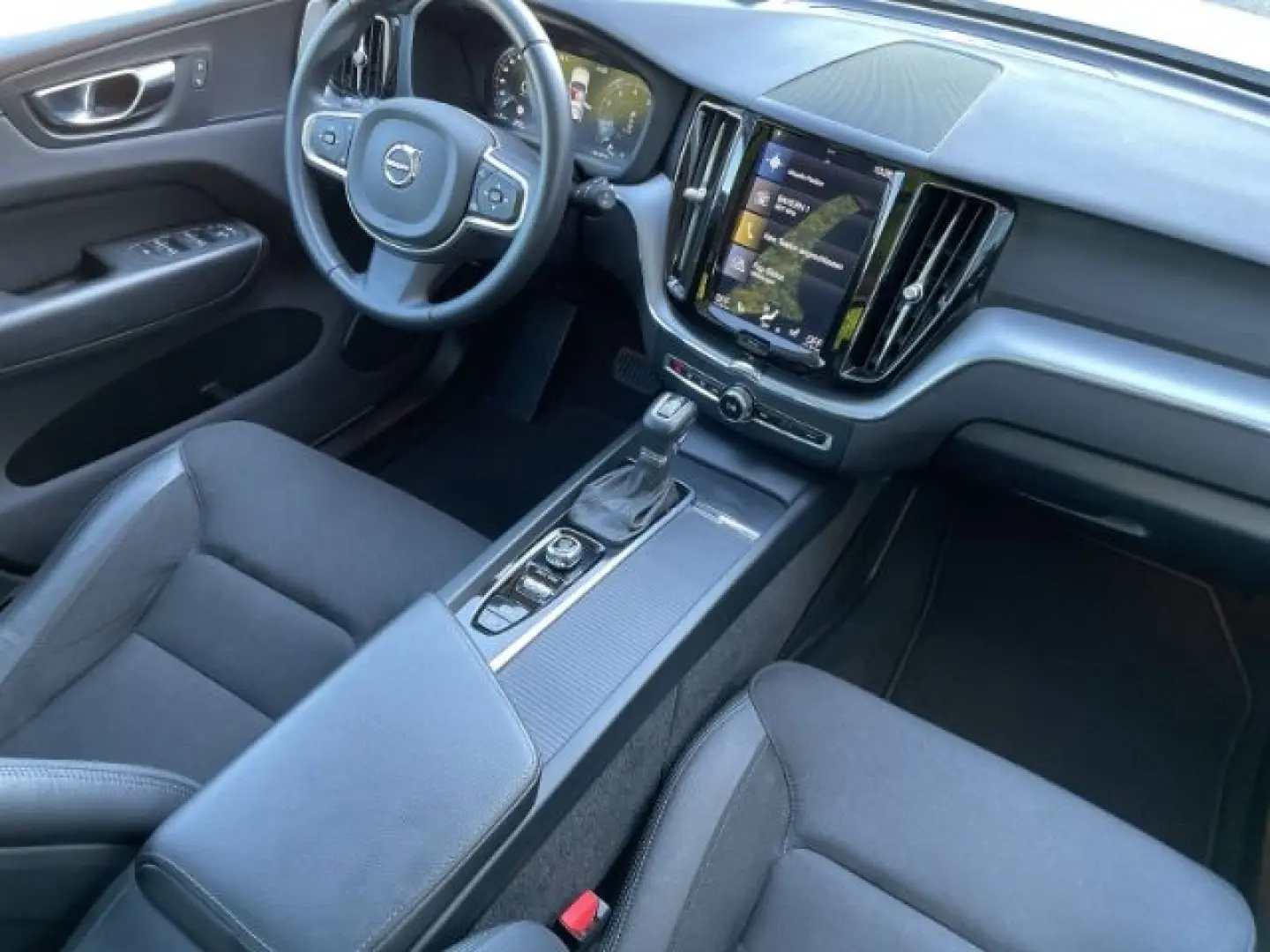 XC60 T4 2WD Monentum Pro Autom. Schiebedach, Nav