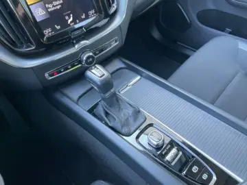 XC60 T4 2WD Monentum Pro Autom. Schiebedach, Nav