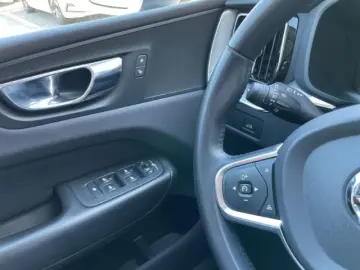XC60 T4 2WD Monentum Pro Autom. Schiebedach, Nav