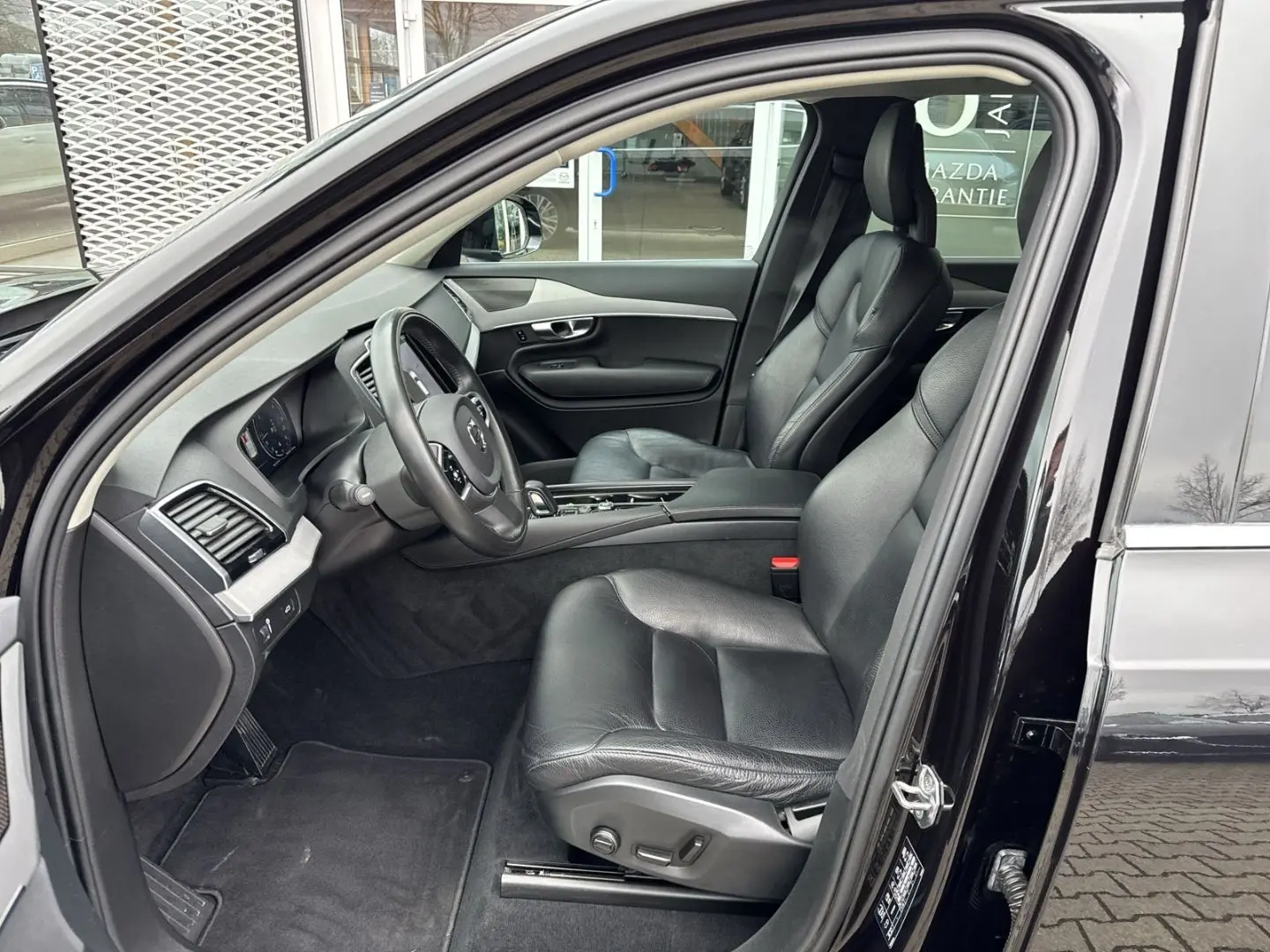 XC90 Momentum Pro B5D AWD StandHZG H&K Navi Lede
