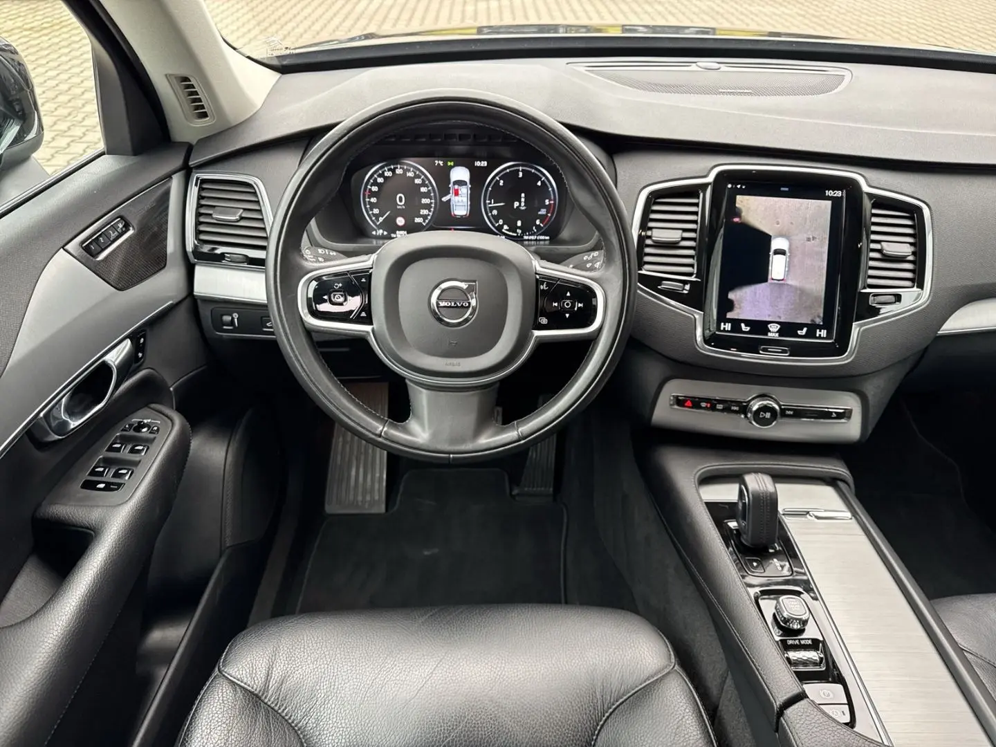 XC90 Momentum Pro B5D AWD StandHZG H&K Navi Lede