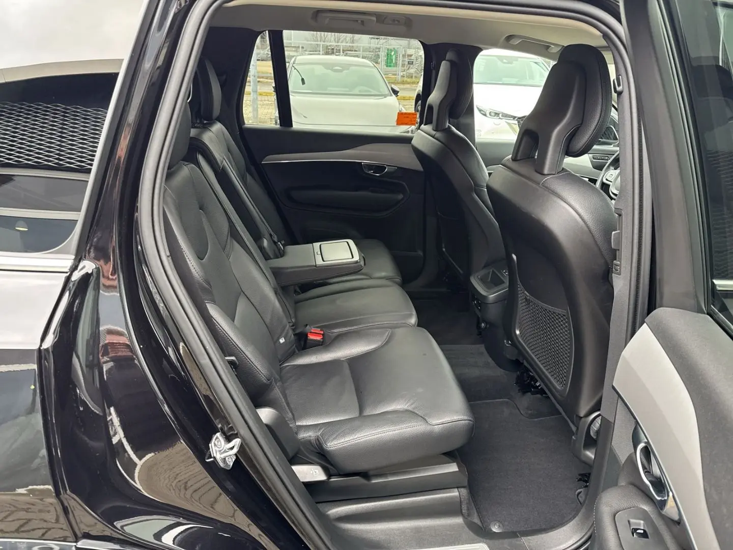 XC90 Momentum Pro B5D AWD StandHZG H&K Navi Lede