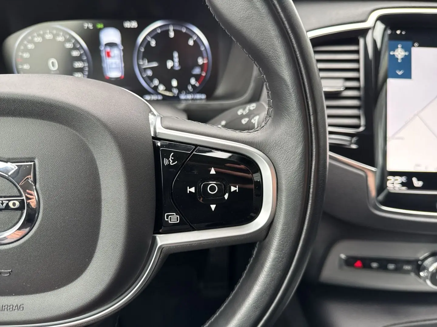 XC90 Momentum Pro B5D AWD StandHZG H&K Navi Lede