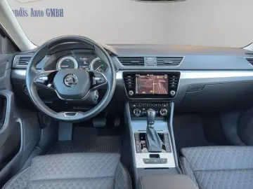 Superb Lim. Ambition iV NAVI SHZ KAMERA APPLECAR