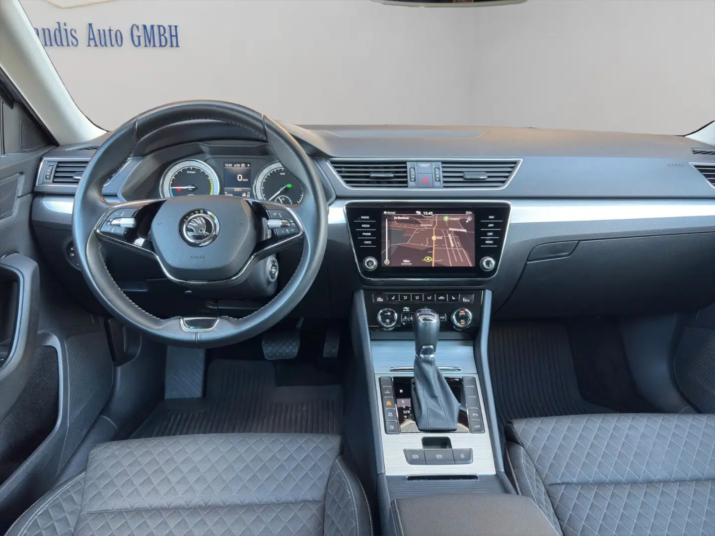 Superb Lim. Ambition iV NAVI SHZ KAMERA APPLECAR