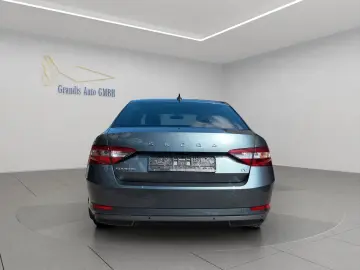 Superb Lim. Ambition iV NAVI SHZ KAMERA APPLECAR
