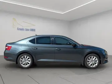 Superb Lim. Ambition iV NAVI SHZ KAMERA APPLECAR