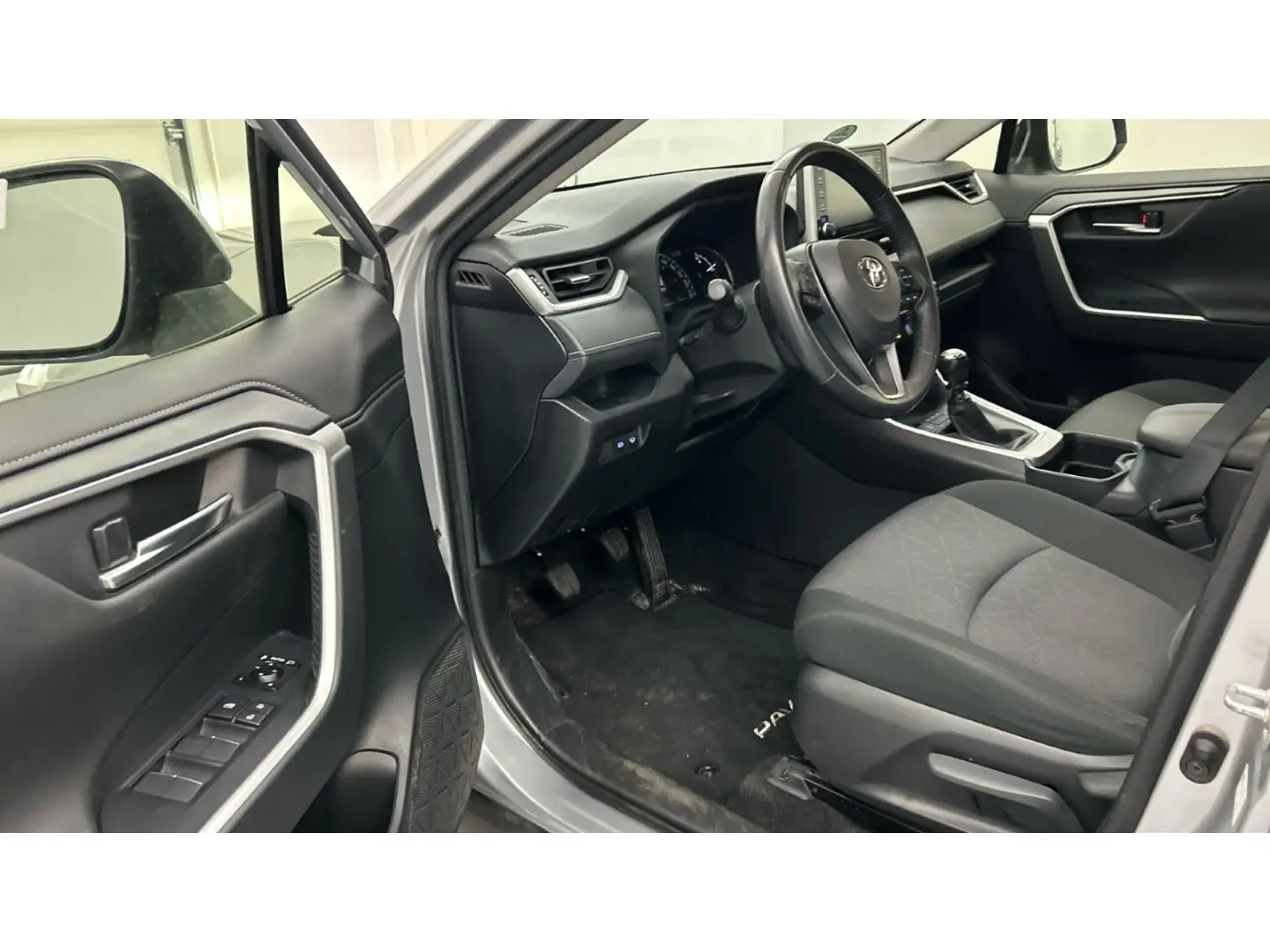 RAV 4 4x2 2.0 Valvematic AHK WR LED Kamera PDC