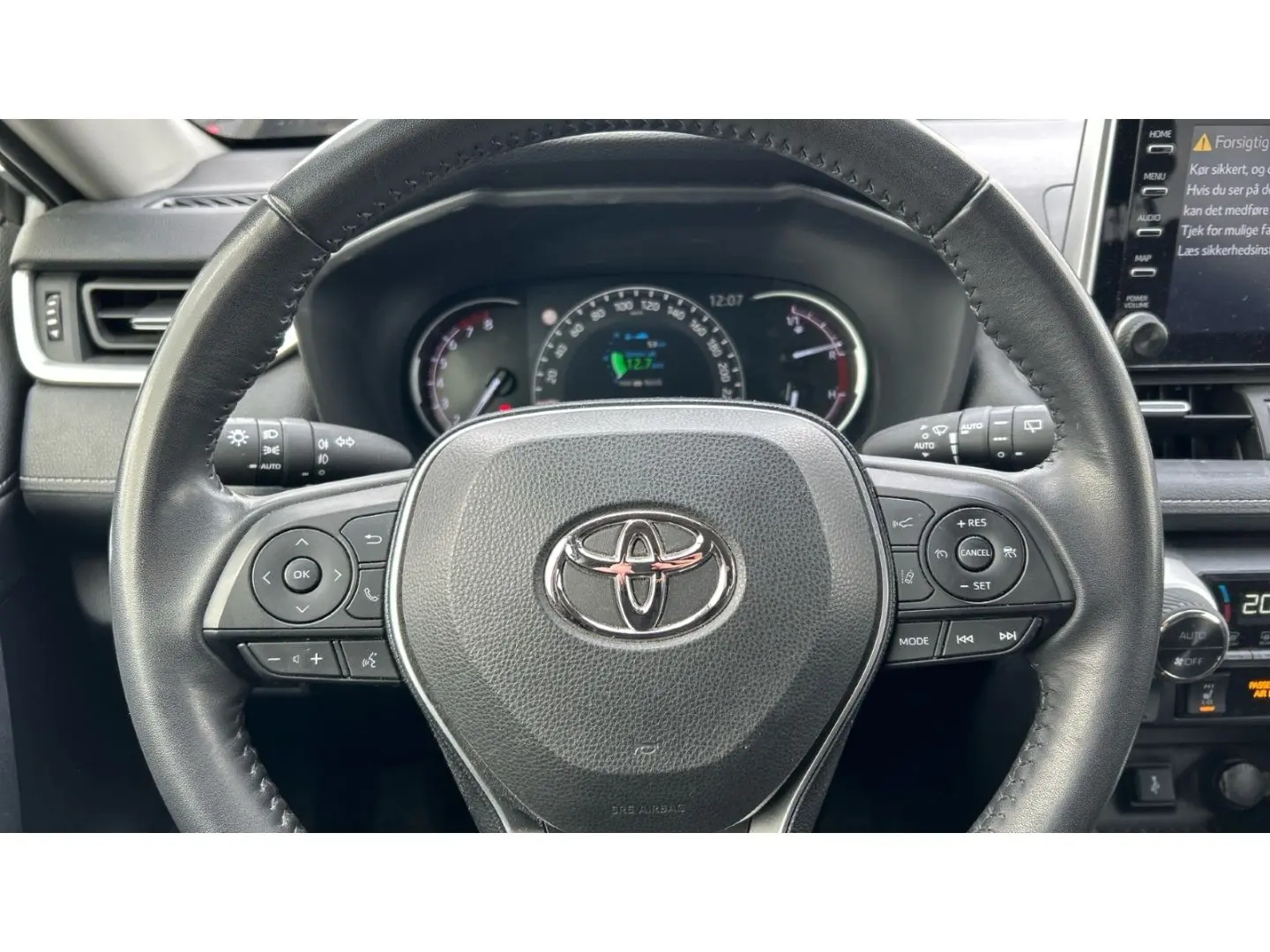 RAV 4 4x2 2.0 Valvematic AHK WR LED Kamera PDC