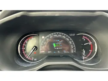 RAV 4 4x2 2.0 Valvematic AHK WR LED Kamera PDC