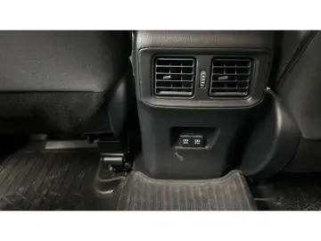 RAV 4 4x2 2.0 Valvematic AHK WR LED Kamera PDC
