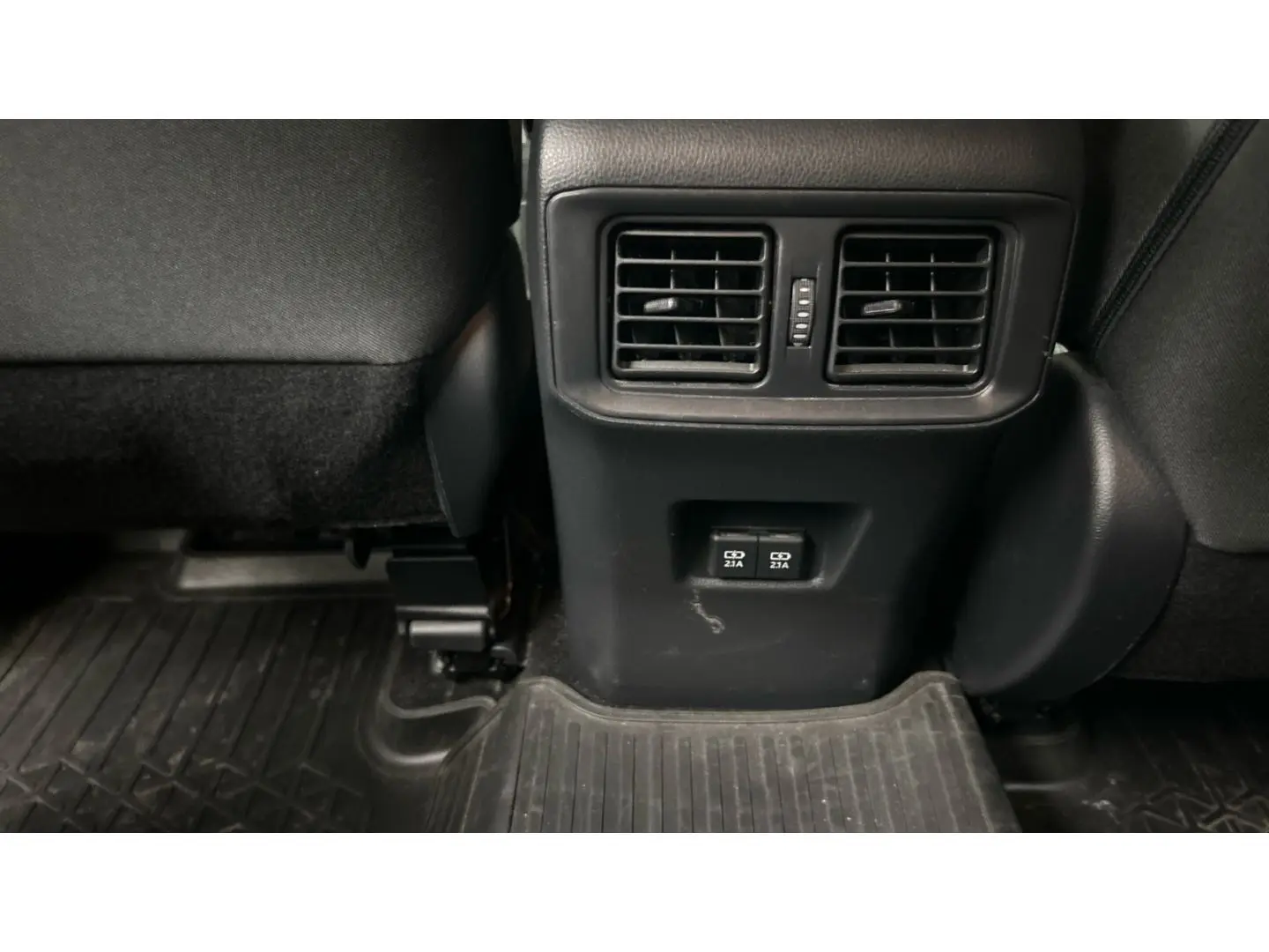 RAV 4 4x2 2.0 Valvematic AHK WR LED Kamera PDC