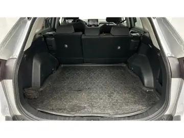 RAV 4 4x2 2.0 Valvematic AHK WR LED Kamera PDC