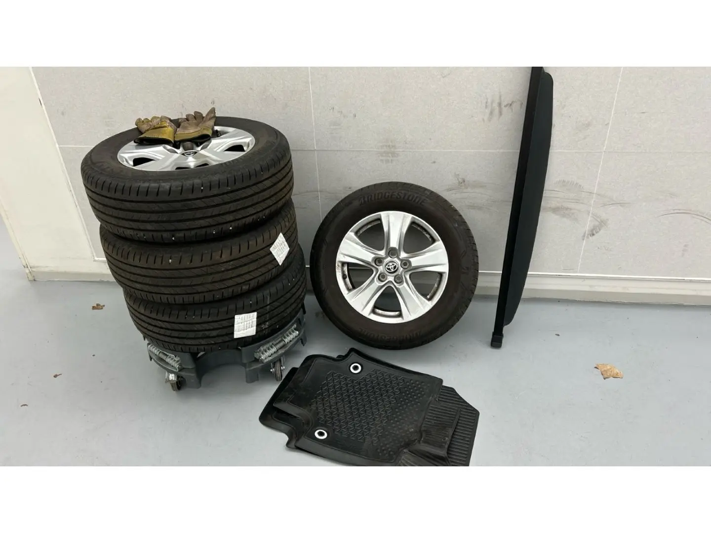 RAV 4 4x2 2.0 Valvematic AHK WR LED Kamera PDC
