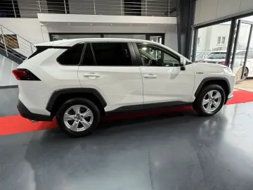 RAV4 Hybrid 4x2 1-Hand/R-Kamera/ACC/LED/MM-Touch