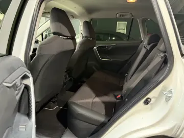 RAV4 Hybrid 4x2 1-Hand/R-Kamera/ACC/LED/MM-Touch