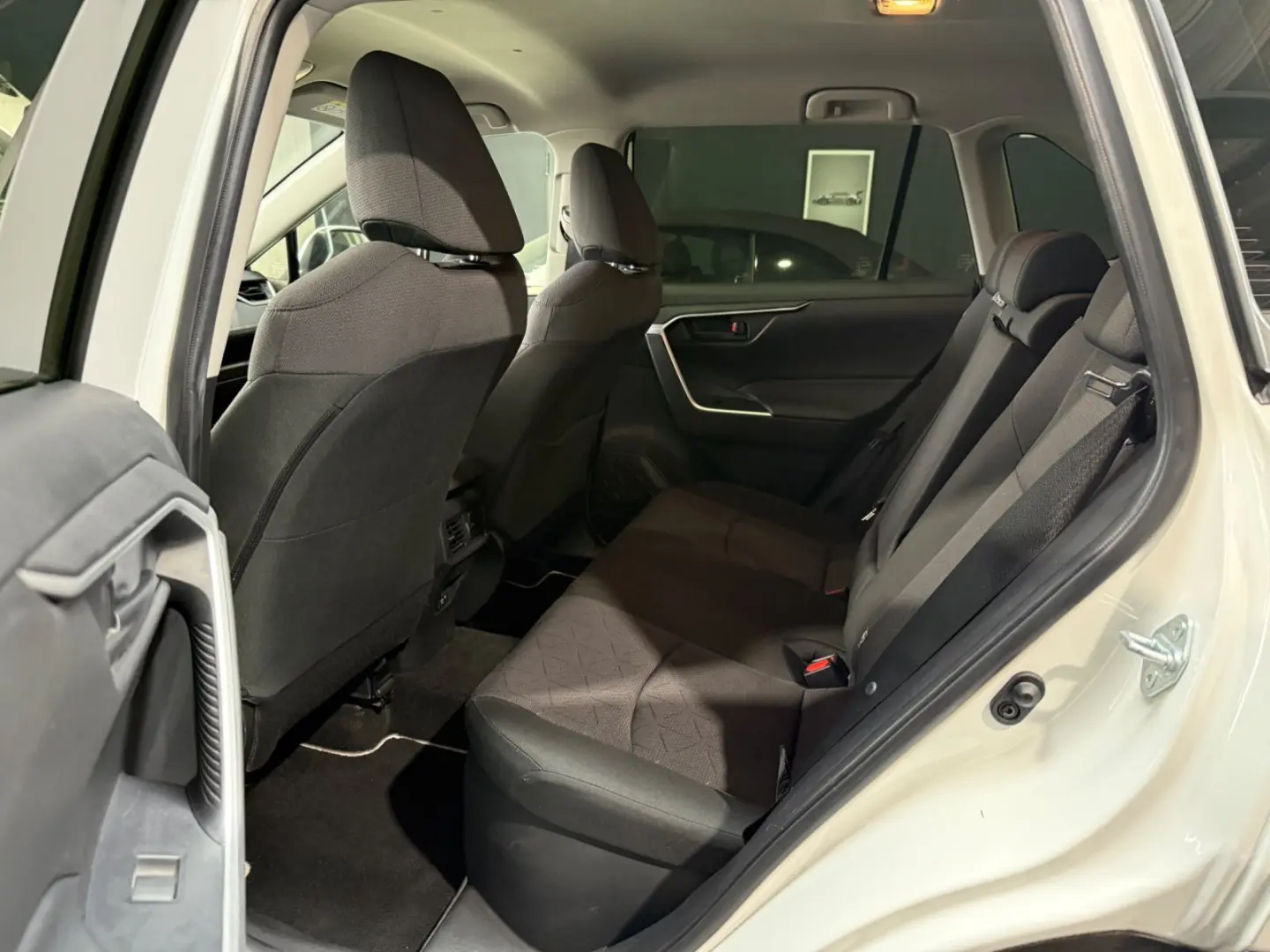 RAV4 Hybrid 4x2 1-Hand/R-Kamera/ACC/LED/MM-Touch