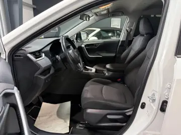RAV4 Hybrid 4x2 1-Hand/R-Kamera/ACC/LED/MM-Touch