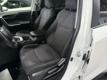 RAV4 Hybrid 4x2 1-Hand/R-Kamera/ACC/LED/MM-Touch