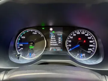 RAV4 Hybrid 4x2 1-Hand/R-Kamera/ACC/LED/MM-Touch