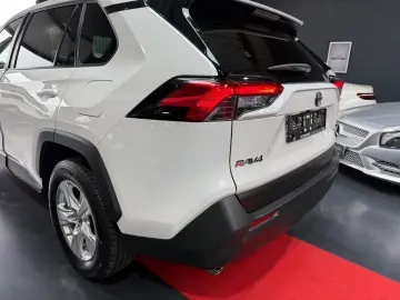 RAV4 Hybrid 4x2 1-Hand/R-Kamera/ACC/LED/MM-Touch