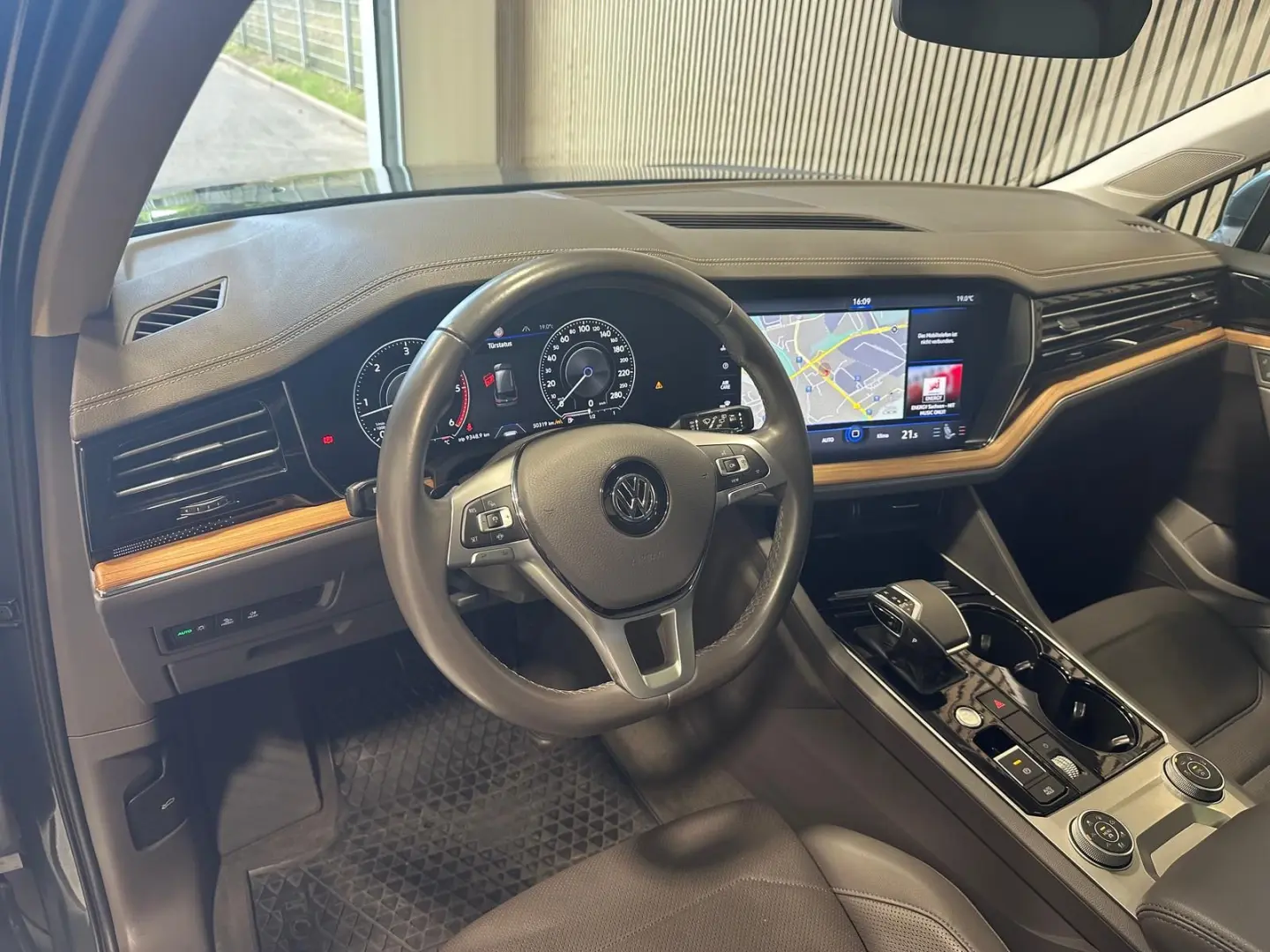 Touareg 3.0 V6 TDI 4Motion Leder|AHK|Pano|Luftfe