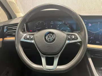 Touareg 3.0 V6 TDI 4Motion Leder|AHK|Pano|Luftfe