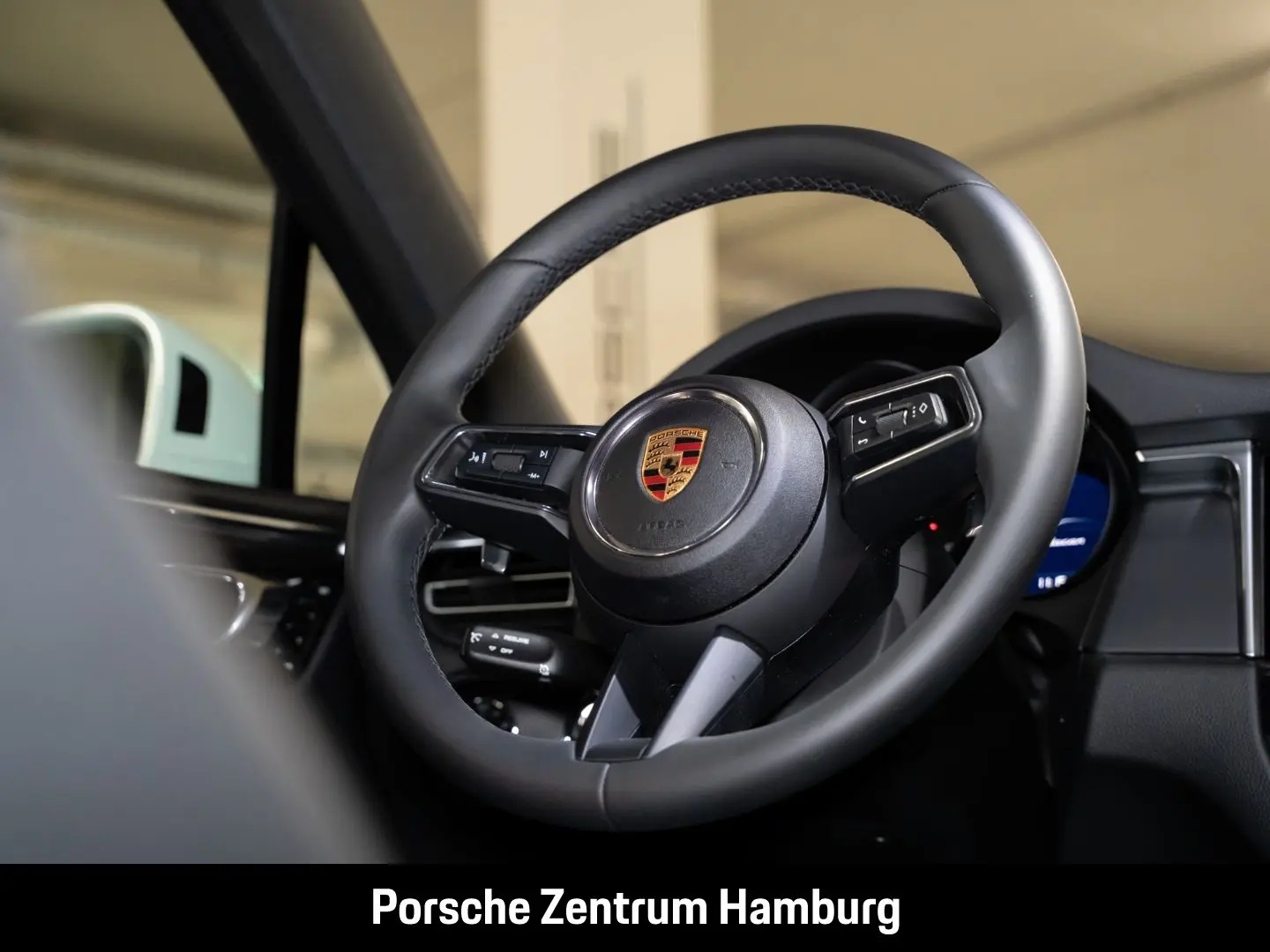 Macan Panoramaglasdach PASM Servolenkung Plus