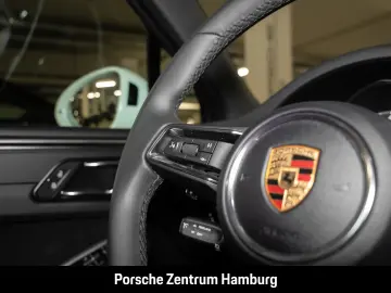 Macan Panoramaglasdach PASM Servolenkung Plus