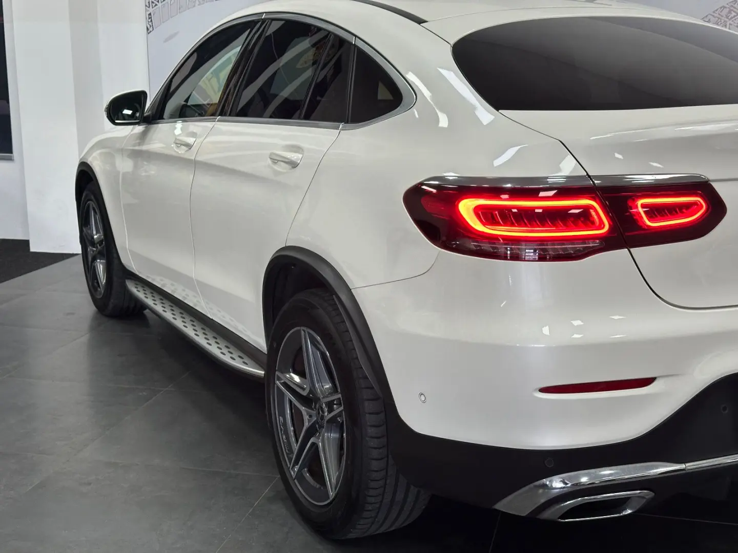GLC 300 d 4Matic AMG LINE Burmester Kamera DTR
