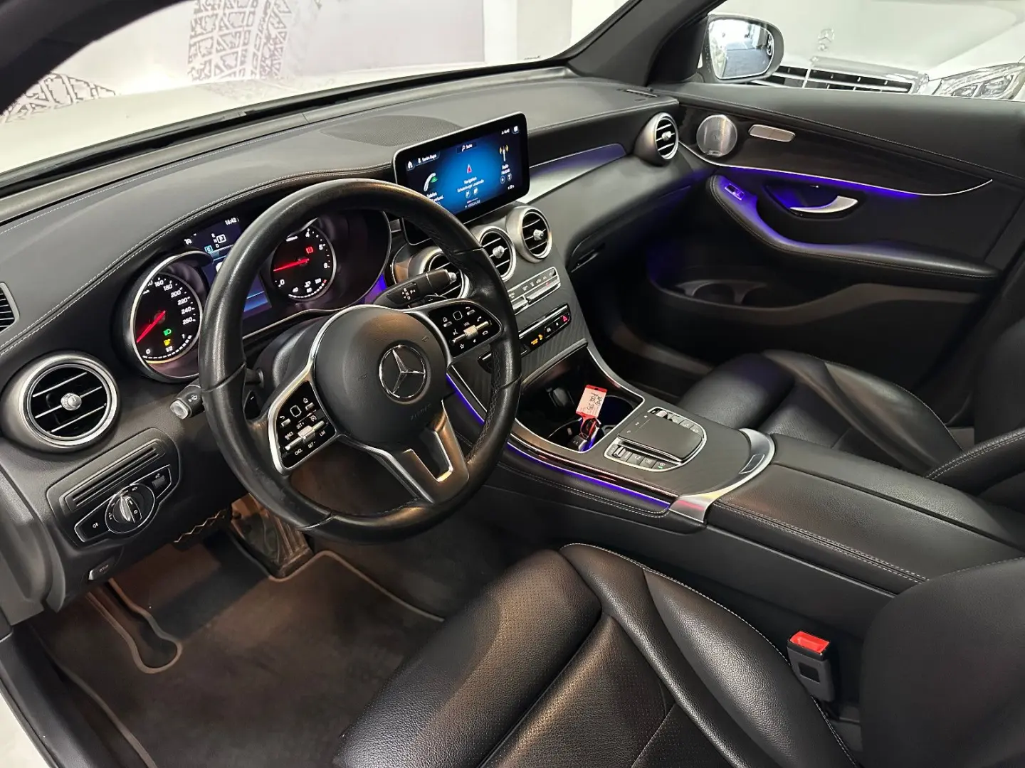 GLC 300 d 4Matic AMG LINE Burmester Kamera DTR