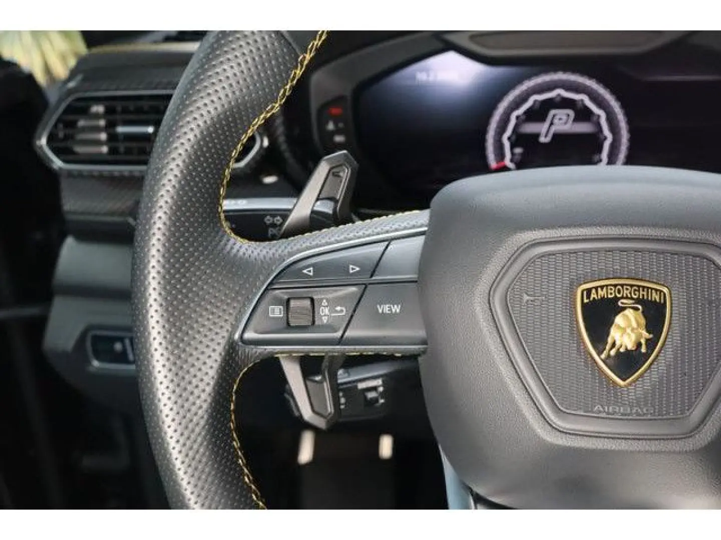Urus Ceramic,Carbon,B&O Sound,Voll,Garantie06/26